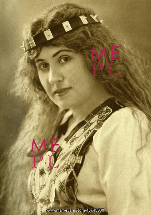 : Aino Ackte, Finnish operatic soprano, in national costume : Aino Ackte, Finnish operatic soprano, in national costume
