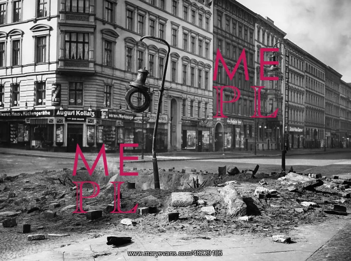 : Air raid drill in Kreuzberg, 1935 : Air raid drill in Kreuzberg, 1935