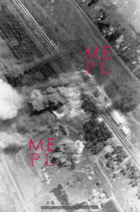 : Air raid on the Maikop front, Caucasus, 1942 : Air raid on the Maikop front, Caucasus, 1942