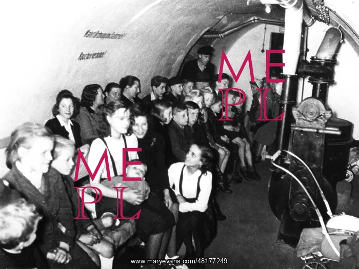 : Air raid shelter, 1943 : Air raid shelter, 1943