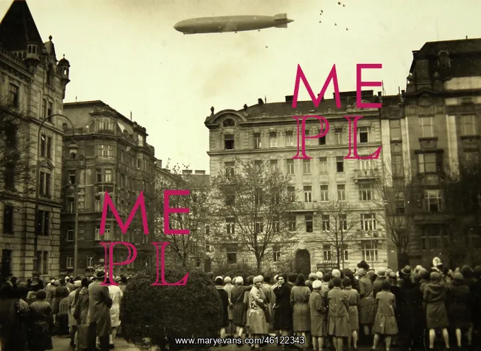 : The air ship Graf Zeppelin over of the : The air ship Graf Zeppelin over of the