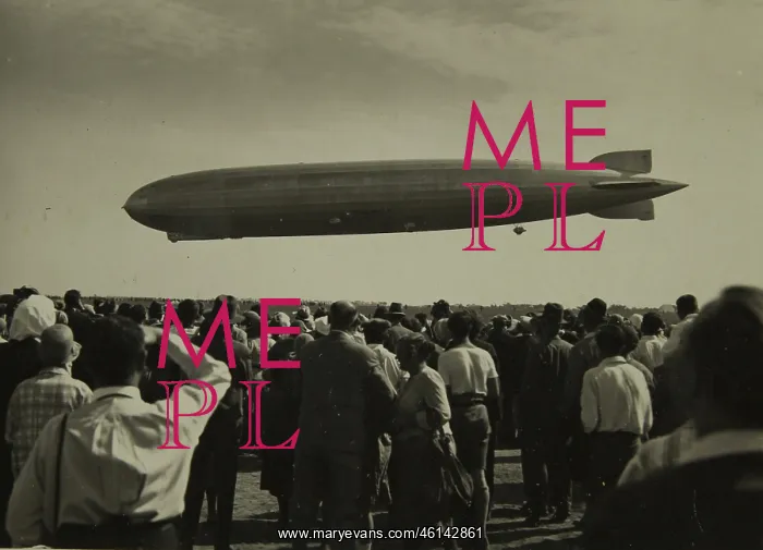 : The air ship Graf Zeppelin before landing : The air ship Graf Zeppelin before landing