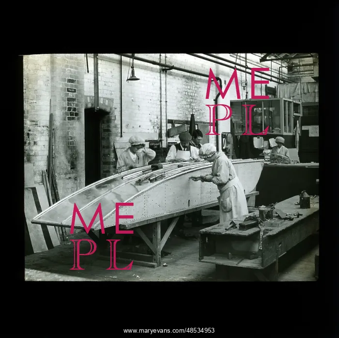 : Aircraft factory, manufacturing float for floatplane, WW1 : Aircraft factory, manufacturing float for floatplane, WW1