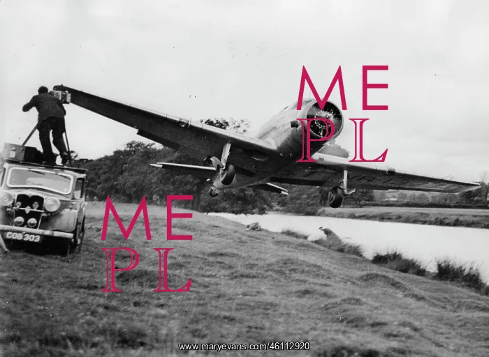 : The aircraft LADY PEACE of the two : The aircraft LADY PEACE of the two