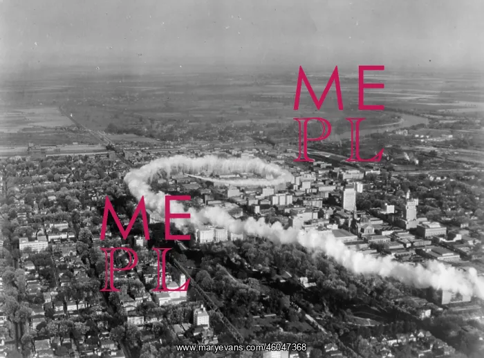: Airplane of the army over Sacramento : Airplane of the army over Sacramento