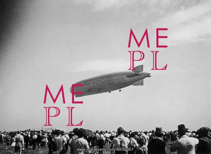 : Airship Graf Zeppelin (D-LZ127) landing at the Aspern Airfield near Vienna : Airship Graf Zeppelin (D-LZ127) landing at the Aspern Airfield near Vienna