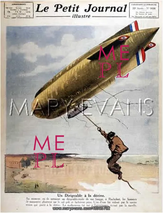 : AIRSHIP CARRIES CREWMAN : AIRSHIP CARRIES CREWMAN
