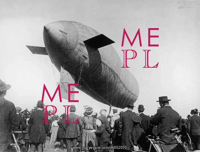 : Airship landing in Munich : Airship landing in Munich