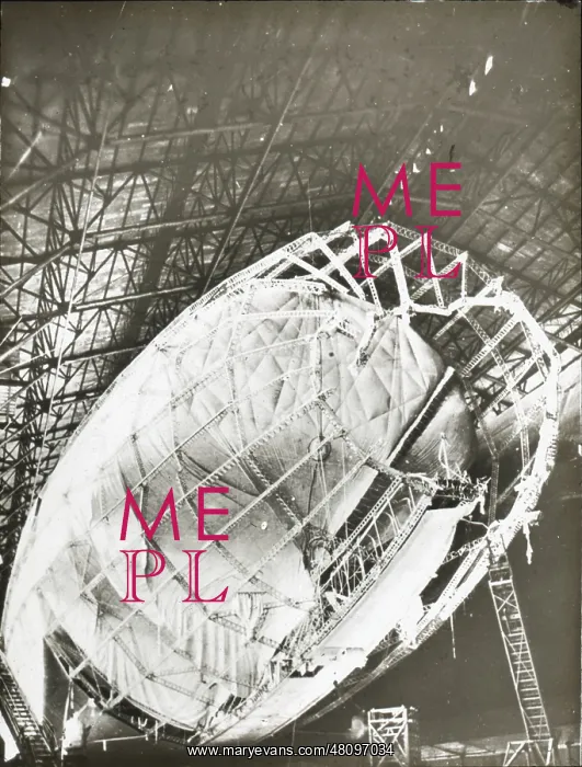 : Airship R.36 under construction in hangar : Airship R.36 under construction in hangar