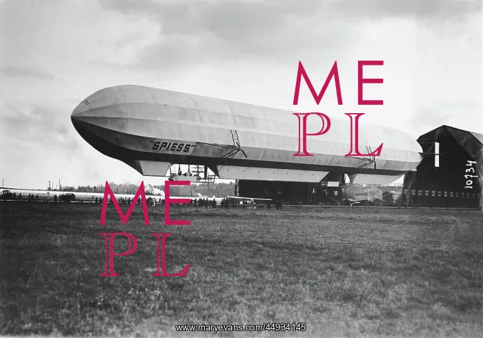  : Airship Spiess Parked by a Hangar