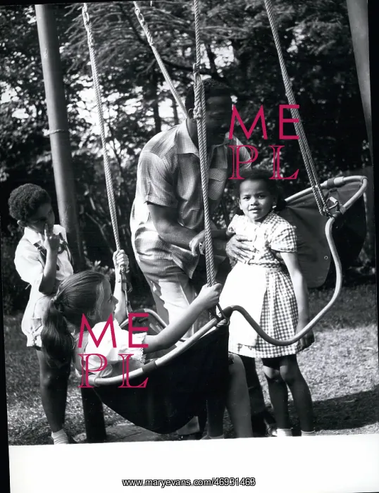 : Al Hoosman with children in Munich, Germany : Al Hoosman with children in Munich, Germany