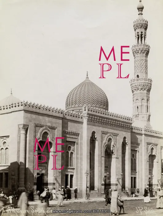 : Al-Sayeda Zainab Mosque, in Cairo, Egypt : Al-Sayeda Zainab Mosque, in Cairo, Egypt