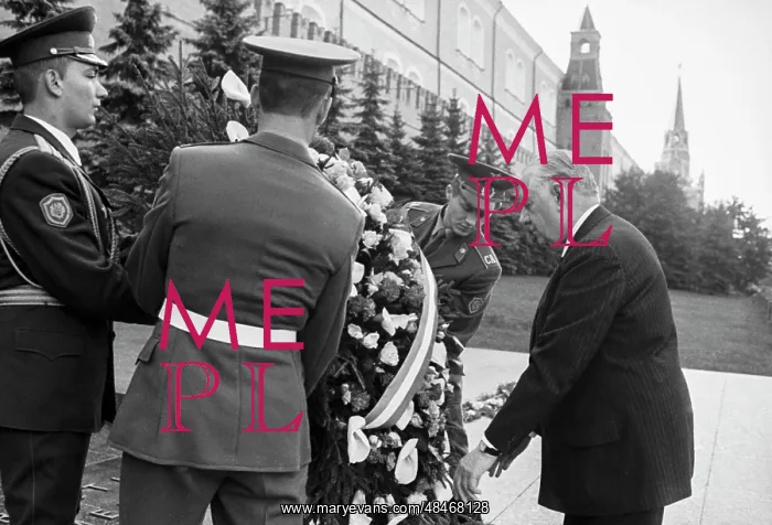  : Alain Poher visits USSR