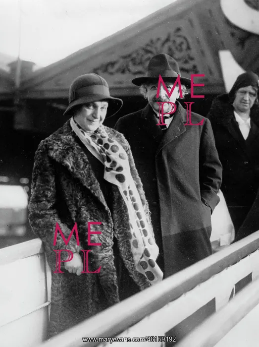 : Albert Einstein : Albert Einstein