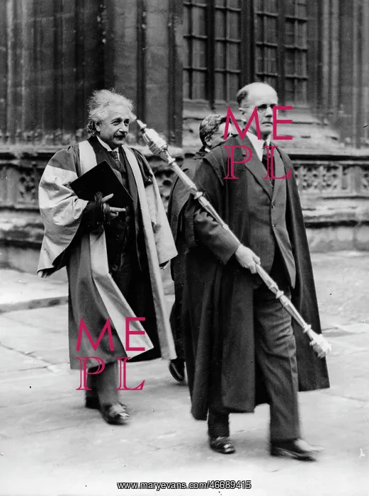 : Albert Einstein : Albert Einstein