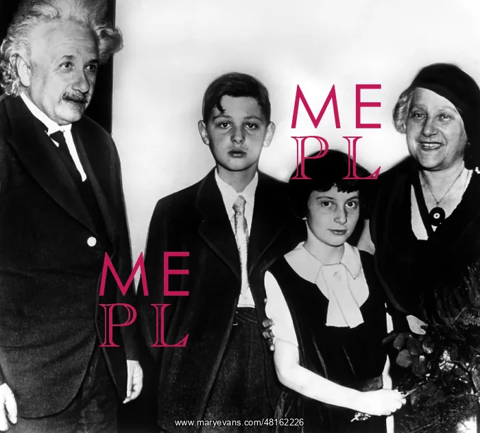 : Albert Einstein : Albert Einstein