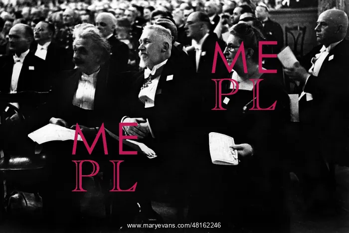 : Albert Einstein : Albert Einstein
