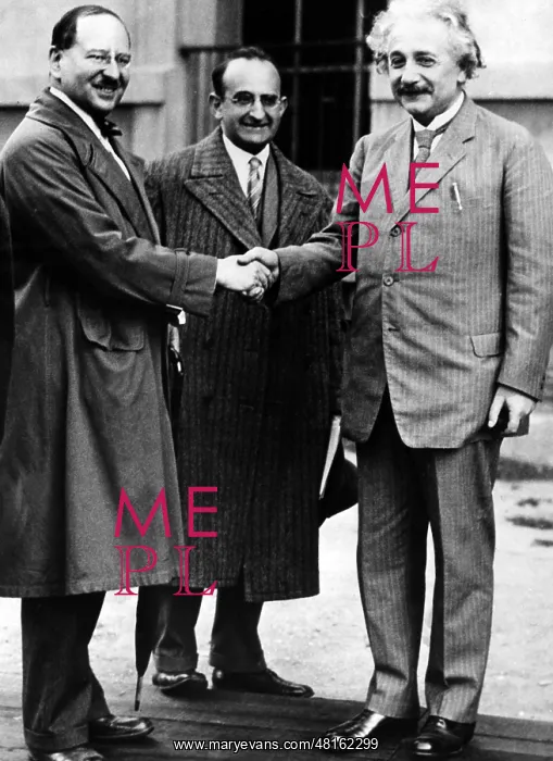 : Albert Einstein : Albert Einstein