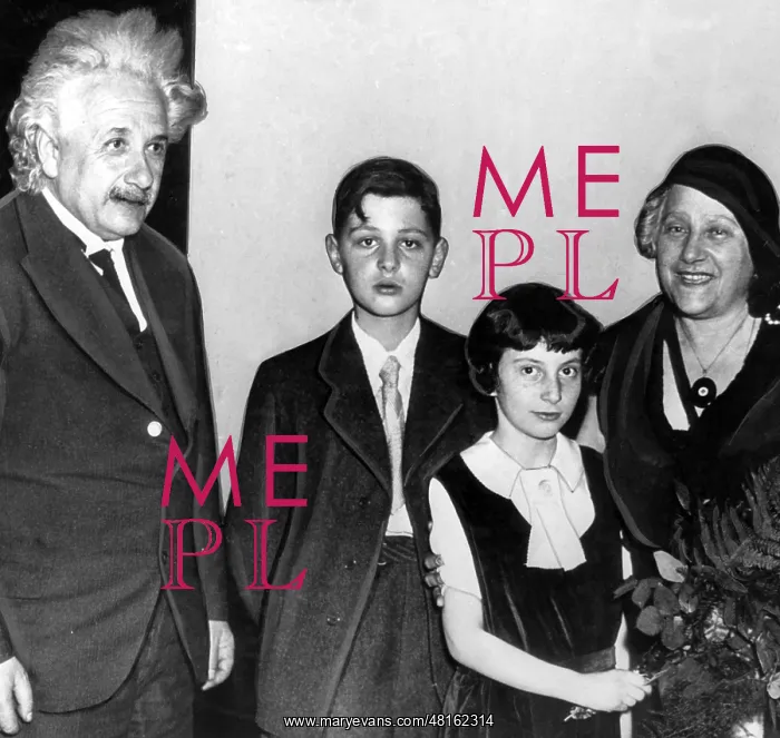 : Albert Einstein : Albert Einstein