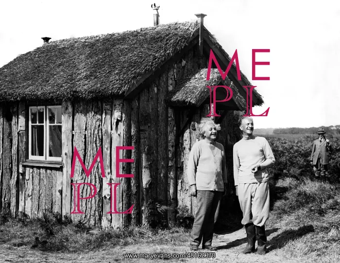 : Albert Einstein : Albert Einstein