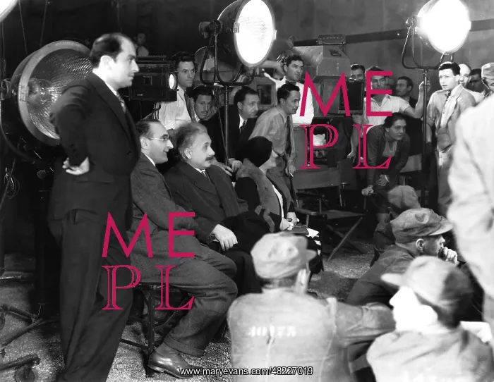: Albert Einstein in a film studio, 1931 : Albert Einstein in a film studio, 1931