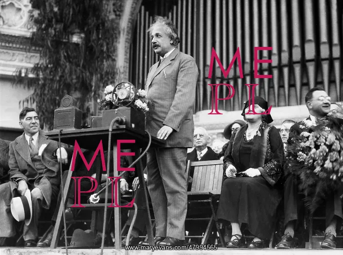 : Albert Einstein thanked in a speech in the Organ Pavilion : Albert Einstein thanked in a speech in the Organ Pavilion