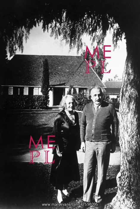 : Albert and Elsa Einstein : Albert and Elsa Einstein