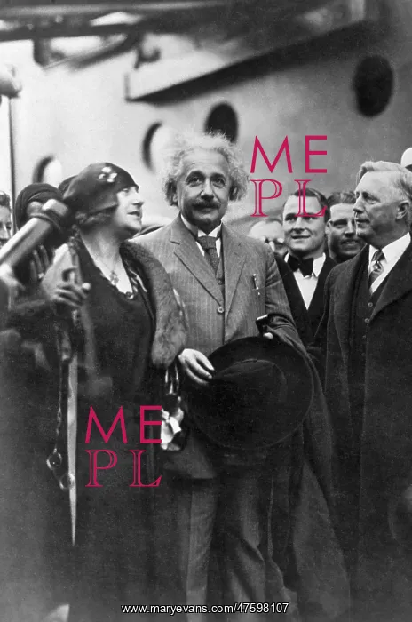 : Albert and Elsa Einstein : Albert and Elsa Einstein