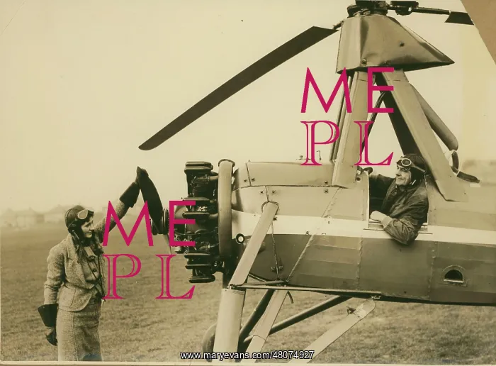 : Albert and Gladys Batchelor with his Cierva C30A autogyro : Albert and Gladys Batchelor with his Cierva C30A autogyro