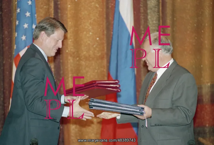 : Albert Gore visits Russia : Albert Gore visits Russia