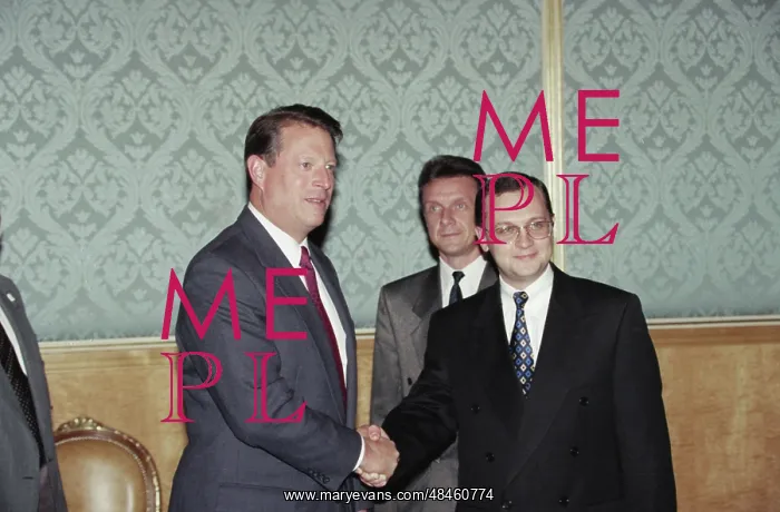 : Albert Gore visits Russia : Albert Gore visits Russia