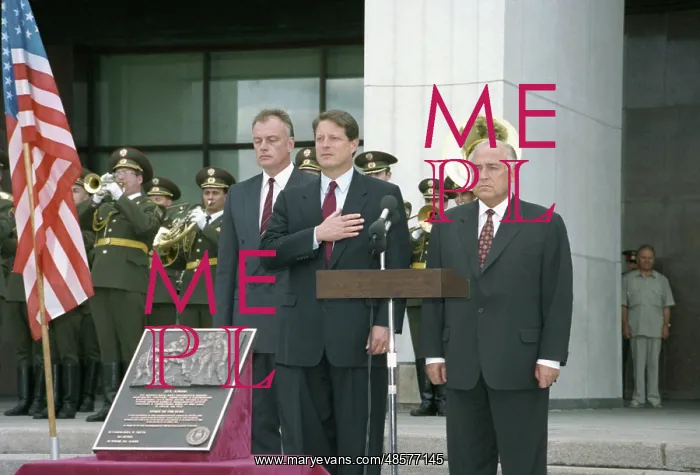 : Albert Gore visits Russia : Albert Gore visits Russia