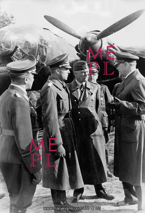 : Albert Kesselring visits a battle squadron, 1940 : Albert Kesselring visits a battle squadron, 1940