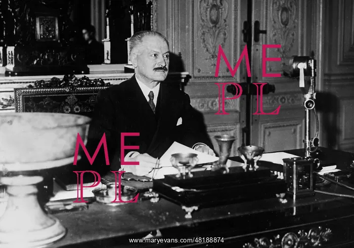 : Albert Lebrun in Elysee Palace, 1937 : Albert Lebrun in Elysee Palace, 1937
