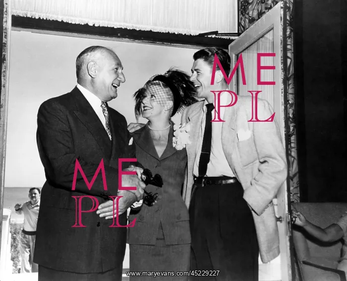  : Albert Warner, Ginger Rogers, Ronald Reagan ?