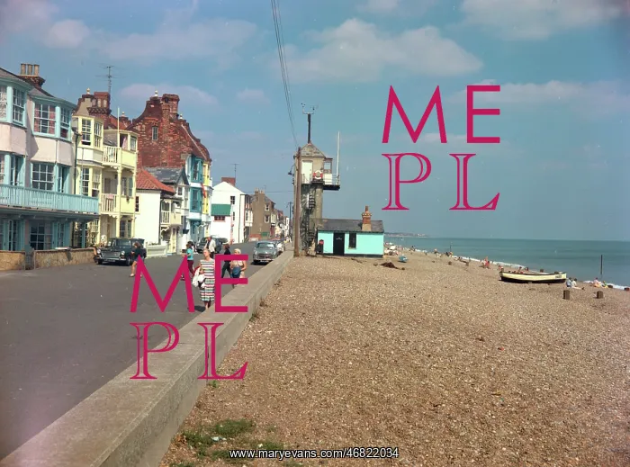  : Aldeburgh - Crag Path and beach
