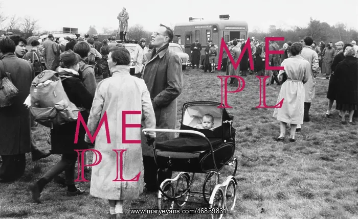 : Aldermaston Marchers in a field : Aldermaston Marchers in a field