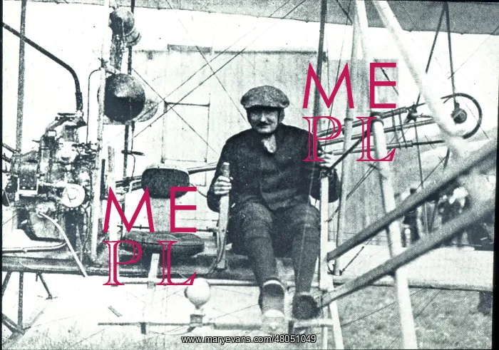 : Alec Ogilvie in his Wright biplane : Alec Ogilvie in his Wright biplane