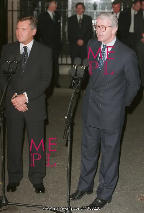 : Aleksander Kwasniewski & John Major : Aleksander Kwasniewski & John Major