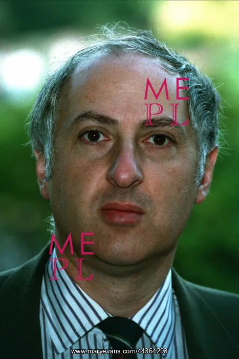  : Alex Carlile MP