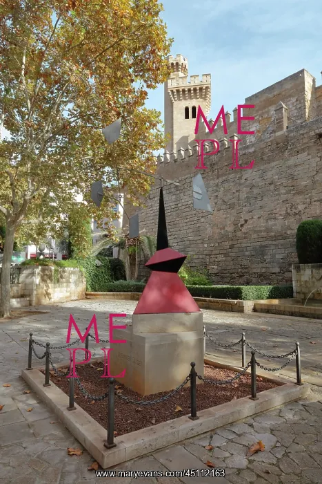 : Alexander Calder sculpture, Palma de Mallorca : Alexander Calder sculpture, Palma de Mallorca