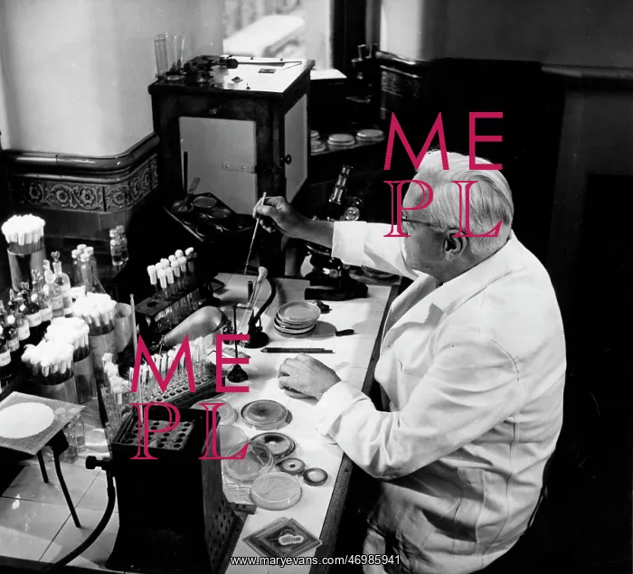 : Alexander Fleming, biologist and pharmacologist : Alexander Fleming, biologist and pharmacologist