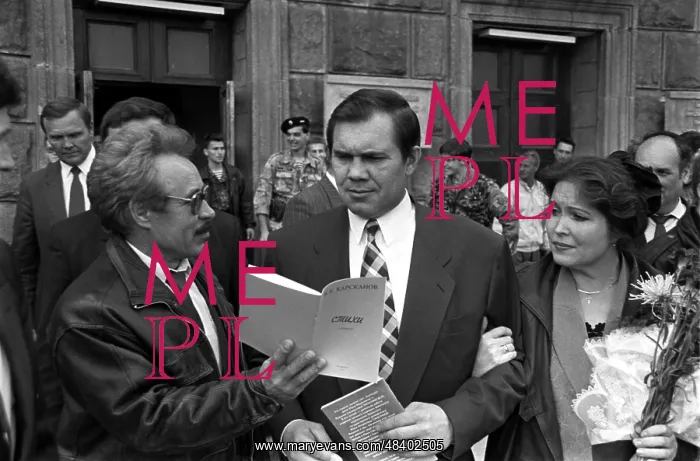 : Alexander Lebed taking part in election campaign, 1996 : Alexander Lebed taking part in election campaign, 1996