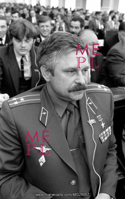 : Alexander Rutskoi, 1990 : Alexander Rutskoi, 1990