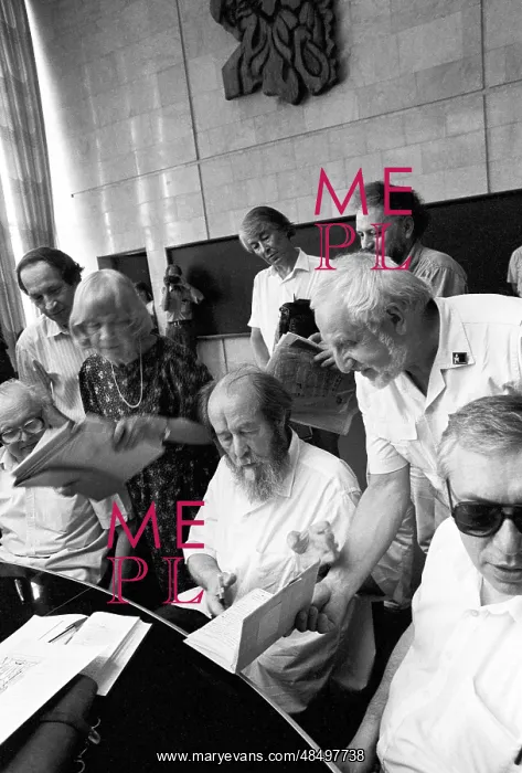 : Alexander Solzhenitsyn returns to Russia, 1994 : Alexander Solzhenitsyn returns to Russia, 1994