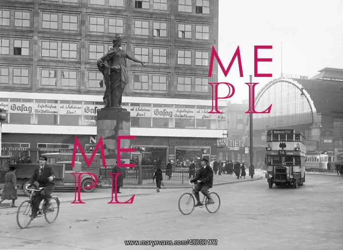 : Alexanderplatz, 1934 : Alexanderplatz, 1934