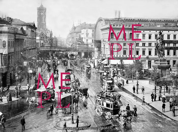 : The Alexanderplatz in Berlin at the turn of the century : The Alexanderplatz in Berlin at the turn of the century