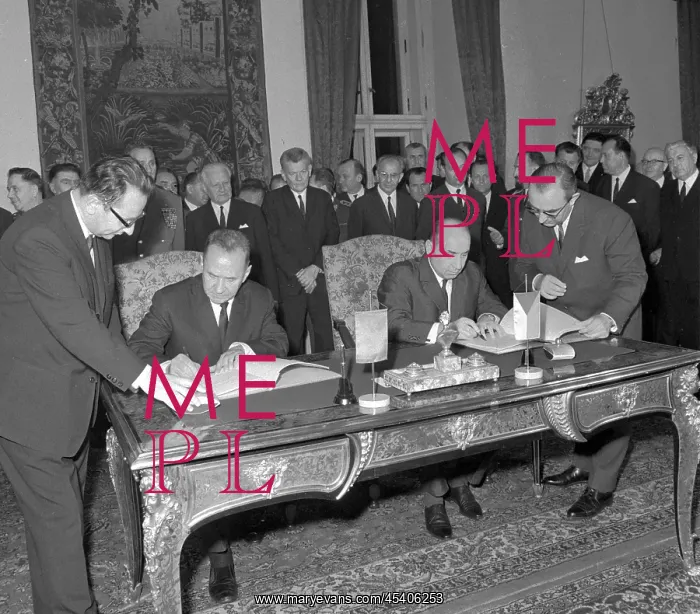 : Alexei Kosygin - Oldrich Cernik - Alexander Dubcek : Alexei Kosygin - Oldrich Cernik - Alexander Dubcek