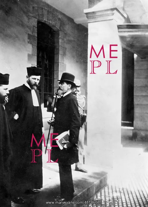 : Alfred Dreyfus with his lawyer : Alfred Dreyfus with his lawyer