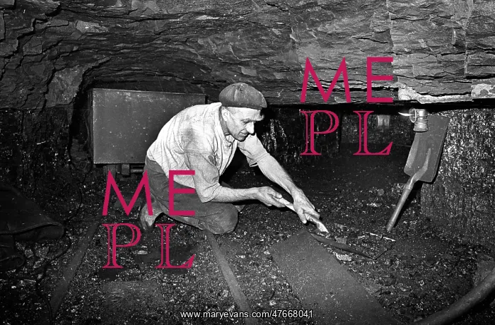: Alfred Gee, one-man coal mine, Cheshire - 3 : Alfred Gee, one-man coal mine, Cheshire - 3
